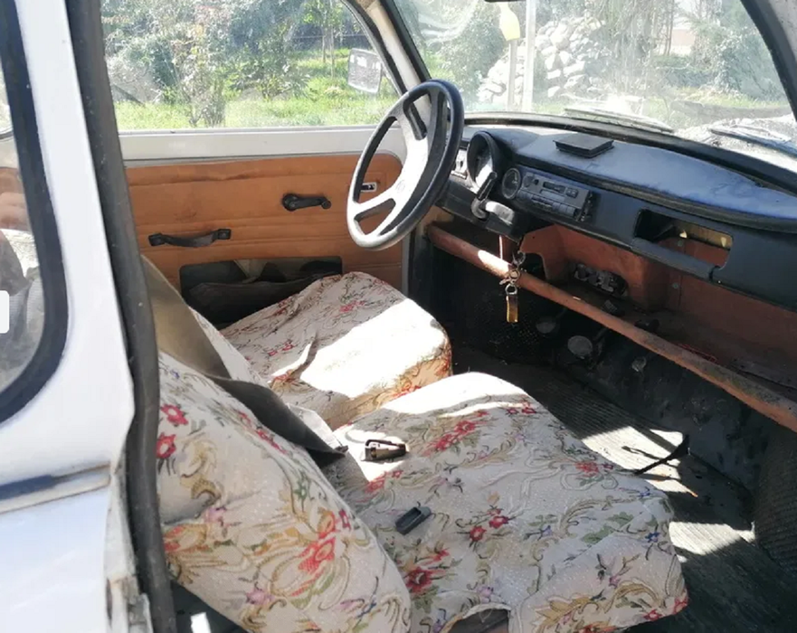 Nu este o eroare! Cu câți lei se vinde un Trabant din anul 1987, acum, în octombrie 2022
