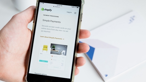 Cea mai valoroasă companie publică din Canada este o celebră platformă de e-commerce