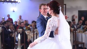 FOTO / Julieta de la "Gospodar fără pereche" nu s-a putut abţine şi i-a ordonat ASTA lui Marcel de faţă cu toţi invitaţii! Totul s-a întâmplat când era valsul mirilor 