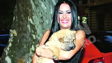 Daniela Crudu imbratiseaza gratis!