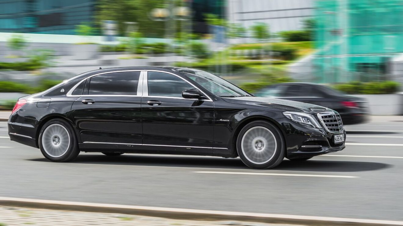 Fostă vedetă TV, moartă în urma unui accident rutier. Maybach-ul ei s-a rupt în bucăţi şi a luat foc