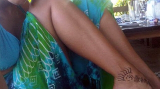 Iulia Vantur s-a tatuat in India!
