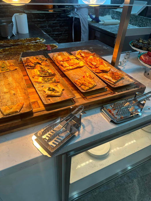 A crezut că nu vede bine! Ce a primit să mănânce o româncă, la „ultra all inclusive” în Turcia