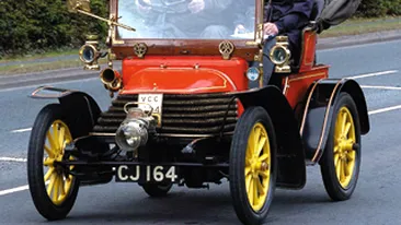 O masina de peste o suta de ani inca merge struna