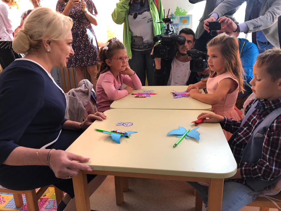 Premierul Viorica Dăncilă, mesaj cu ocazia deschiderii noului an școlar: ”Am credința că România va crește doar dacă educația va crește”