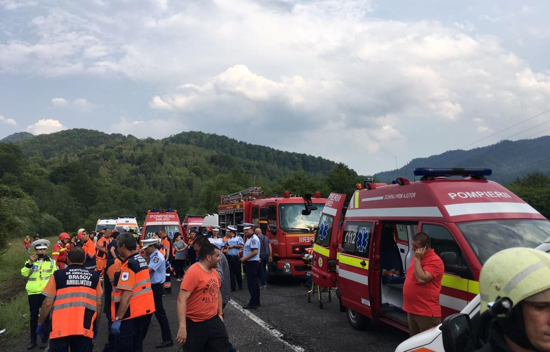 12 oameni au fost răniţi după ce un autocar s-a răsturnat! Plan roşu de intervenţie