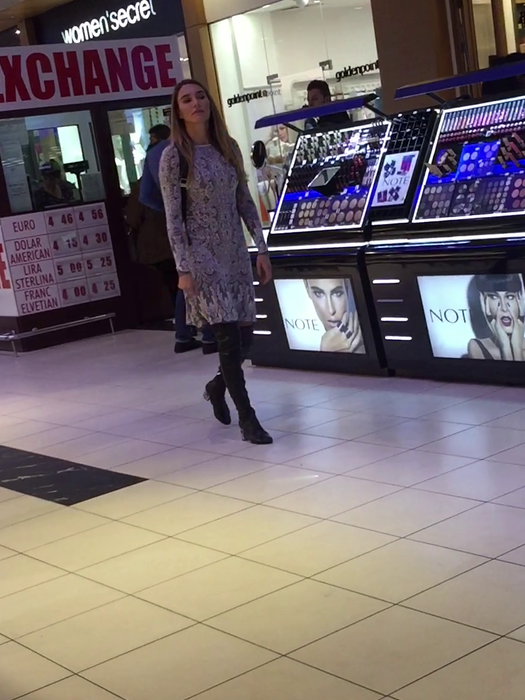 „Doctoraşul“ şi soţia sa, alături de cel mic, s-au plimbat prin mall