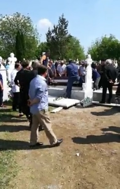 Soția lui Nelu Ploieșteanu i-a făcut o promisiune înfiorătoare fiului ei, înainte să fie îngropat: “Puiul lu’ mama, deschide ochișorii”