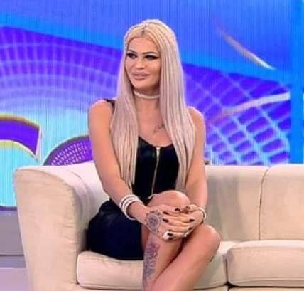 Loredana Lorens susține că ar fi fost hărțuită de medicul estetician