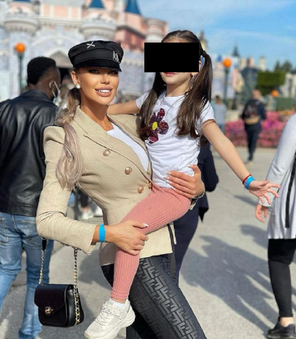 Bianca s-a bucurat la Disneyland doar de bucuria fiicei sale