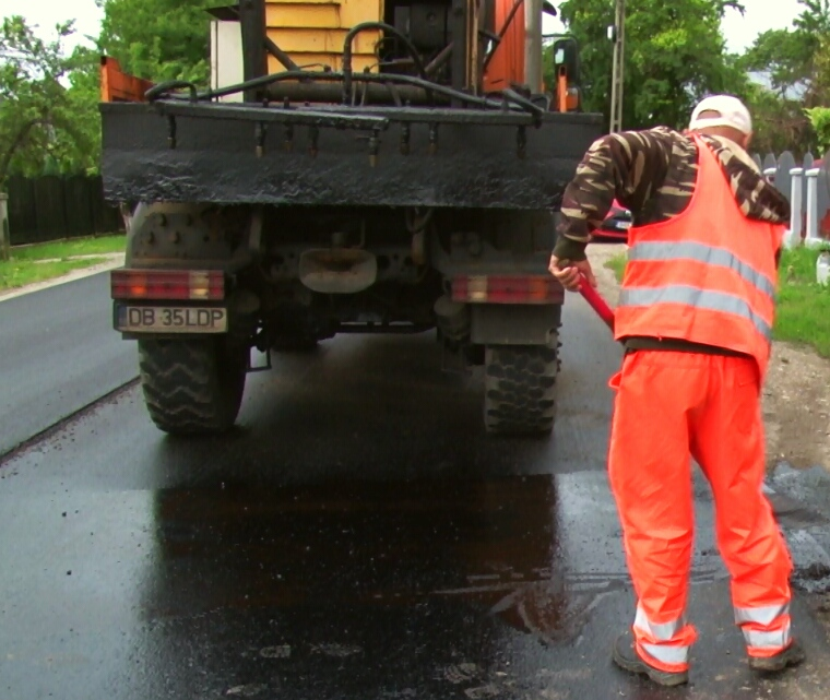 Accidentul s-a petrecut într-o zonă unde se asfalta