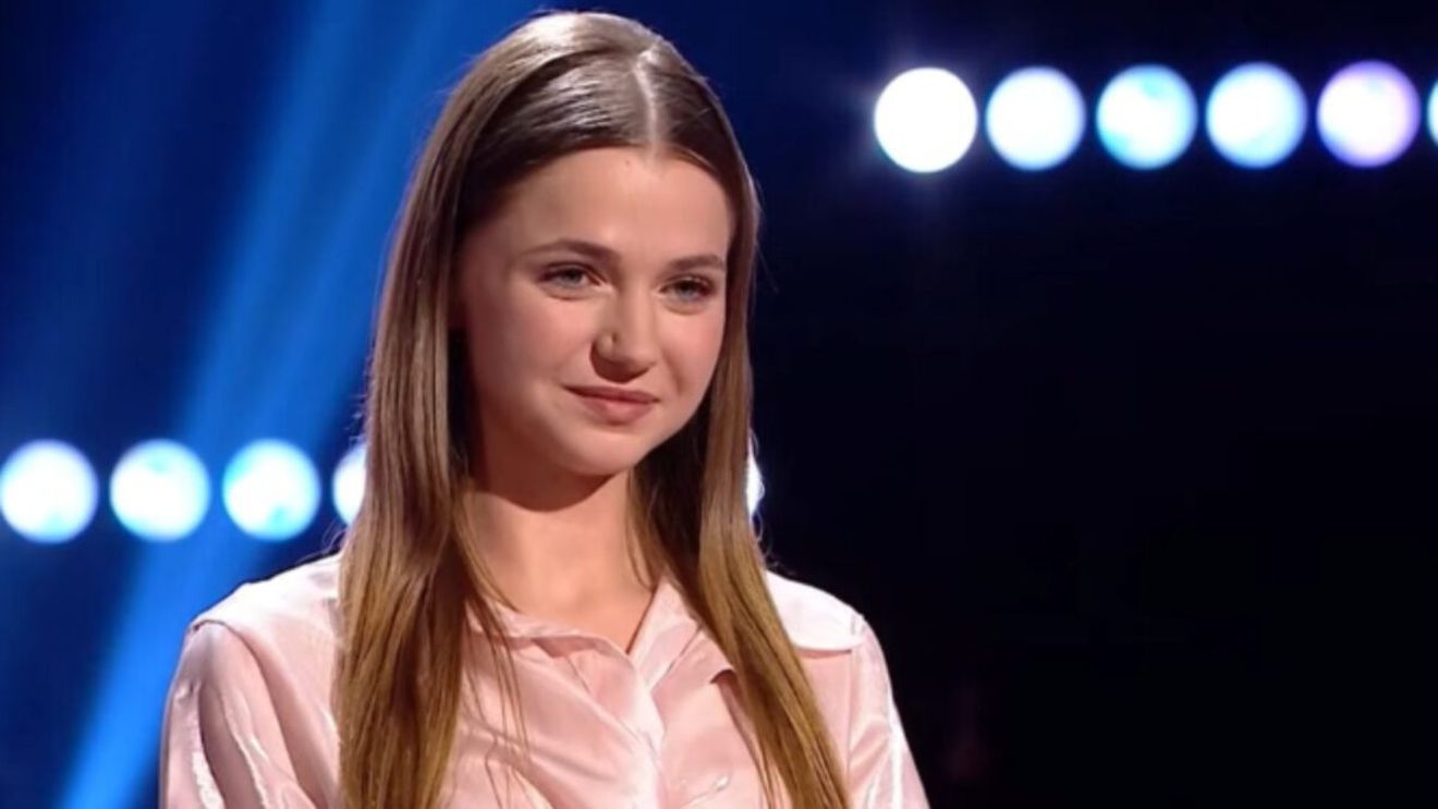 Cine este Alessia Pop, adolescenta de 16 ani care a întors toate scaunele la Vocea României 2025 în primele secunde: ”N-am auzit așa ceva în viața mea!”