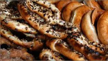 La asta nu te-ai fi gandit! Ce se intampla daca mananci covrigi calzi?