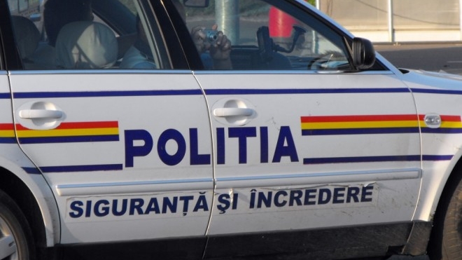 Descoperire macabră într-un apartament din Târgu-Jiu. O femeie a fost găsită spânzurată, iar cadavrul alteia era mumificat. Murise de 2 ani