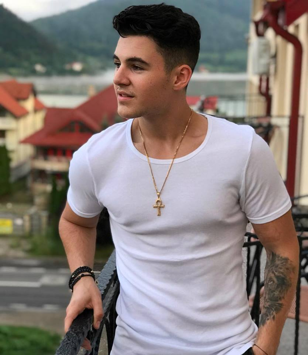 Vedetele care dau astăzi examenul scris la Limba română! Unul este „ginerele” Andreei Esca