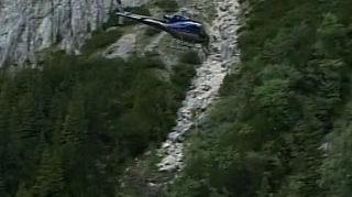 Vezi aici primele imagini filmate in locul unde s-a prabusit elicopterul!