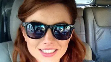 Elena Gheorghe s-a saturat sa fie blonda si a trecut la o culoare japoneza. Iti place cum ii sta cu noul look?