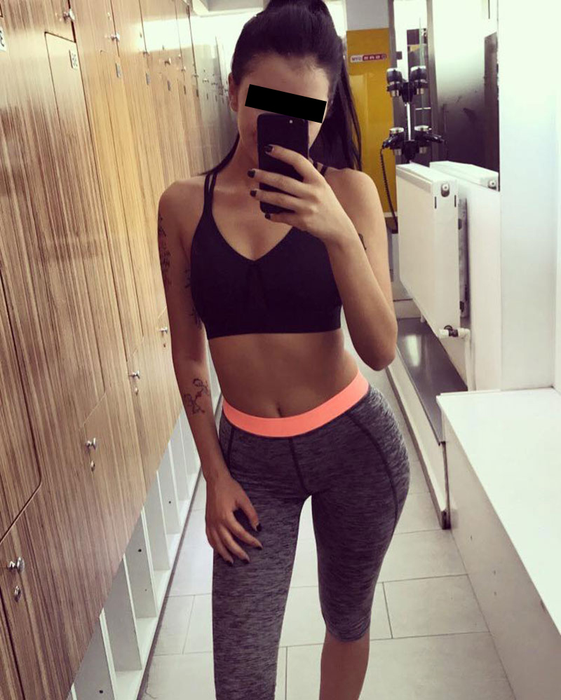 Raluca este o tânără cu forme apetisante
