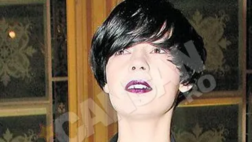 Nu e gluma! Maria Dinulescu vrea sa se mute in America! A aplicat pentru o viza acordata artistilor!