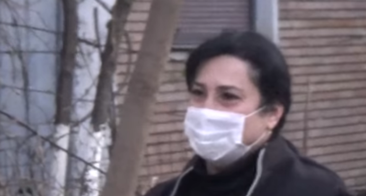 Gest emoționant! Cum au întâmpinat-o militarii din Galați pe asistenta hărțuită de vecini pentru că îngrijește bolnavii de COVID-19 VIDEO