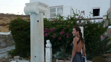 Carmen Bruma vrea sa se bronzeze de Revelion! Vezi unde isi va petrece vedeta sarbatorile!