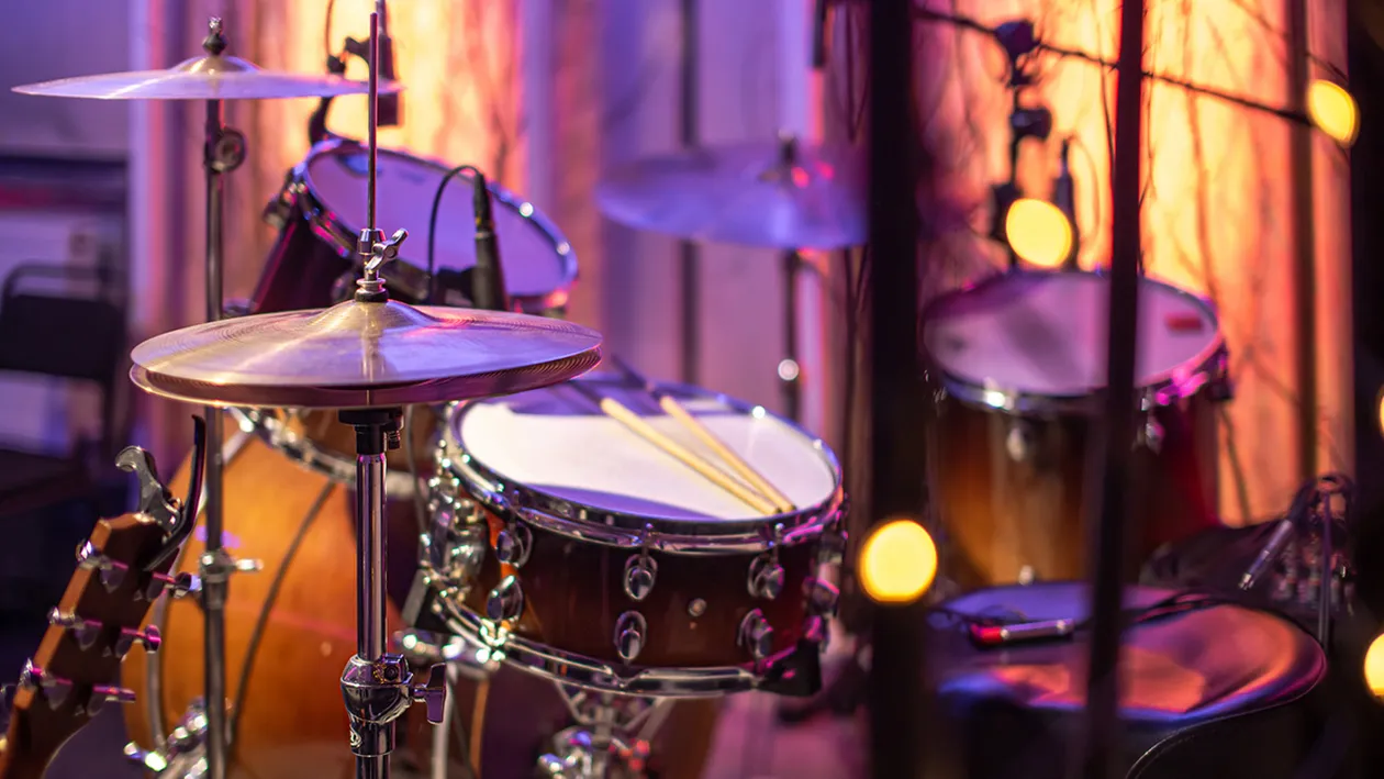 (P) Află ce trebuie să știi înainte de a contracta o formație live