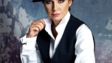 Adina Buzatu a pozat in haine barbatesti: Am fost usor crispata la gandul sedintei foto