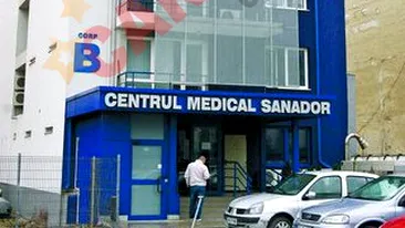 Tinut pe hol pe banii lui