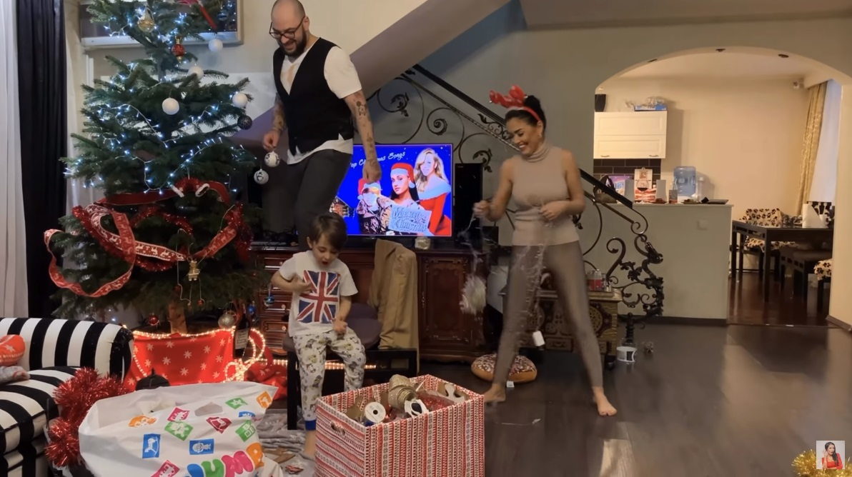Andreea Mantea, replici înțepătoare pentru Cristi Mitrea de față cu fiul lor. Cum o alintă luptătorul de MMA pe vedeta de la Kanal D