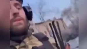 De-a râsu`- plânsu`! Un soldat rus a fost ucis chiar în timp ce era LIVE pe Tik-Tok şi se lăuda cu “vitejiile” lui din Ucraina