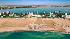 O noapte de distracție l-a lăsat fără 19.000 de euro. Bărbat din China, jefuit de o tânără în Mamaia