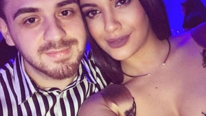 Betty Salam și-a înnebunit soțul cu o rochiță interzis de sexy! Cătălin nu și-a putut ține mâinile ”acasă”