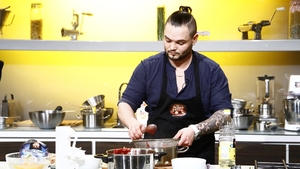 Un tânăr bucătar ajunge la "Chefi la cuțite" datorită iubitei: ,,Am venit aici pentru voi, când v-am văzut la televizor am plâns”