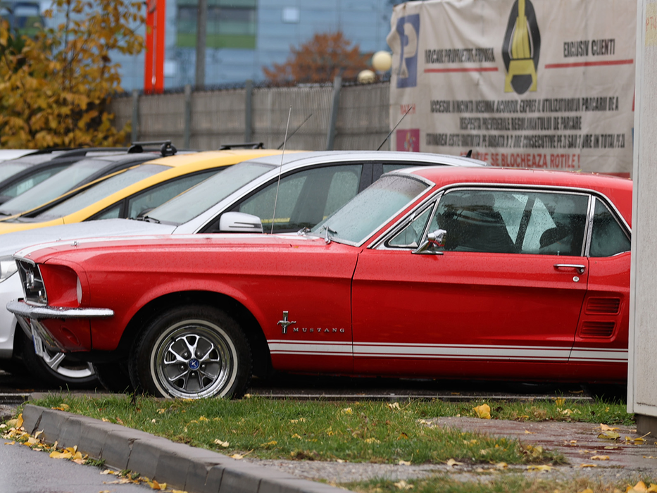 Ultima achiziție a lui George Ogăraru, un Ford Mustang (SURSA FOTO: CANCAN.RO)