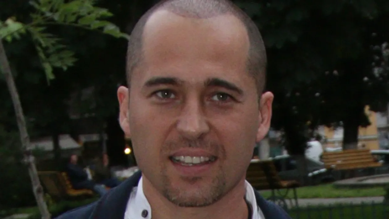 Dinu Maxer este chel! Dupa implant i-a cazut aproape tot parul de pe cap! Uite cum a ajuns sa arate si ce spune despre schimbare