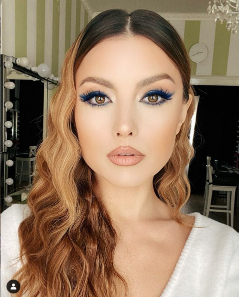 Imaginea zilei cu Elena Gheorghe: goală în cadă, multă spumă și … nu e totul!