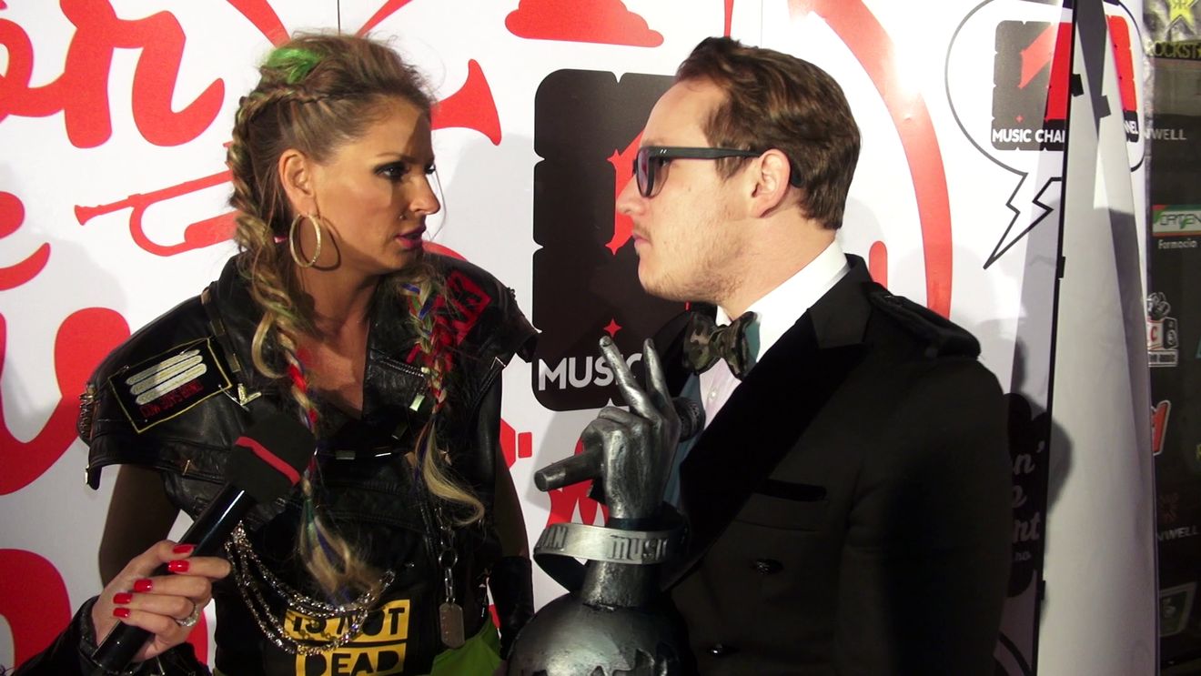 Andreea Banica, nasa pentru a cincea oara. Vezi aici ce artist celebru vor cununa cantareata si sotul ei!