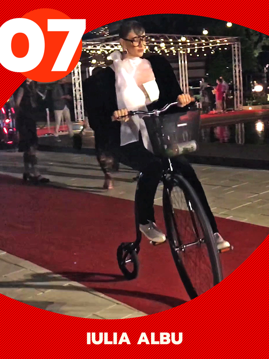 Ele sunt sexy-biciclistele showbizului! TOP 25 cu nume grele! Andreea Berecleanu, Iulia Vântur și Anca Țurcașiu au luat startul!