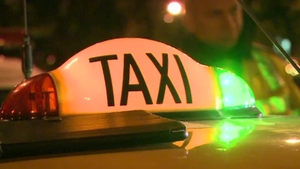 VIDEO | „De ce nu ai pornit aparatul de taxare?“ Ce răspuns HALUCINANT a primit un bucureştean de la un taximetrist