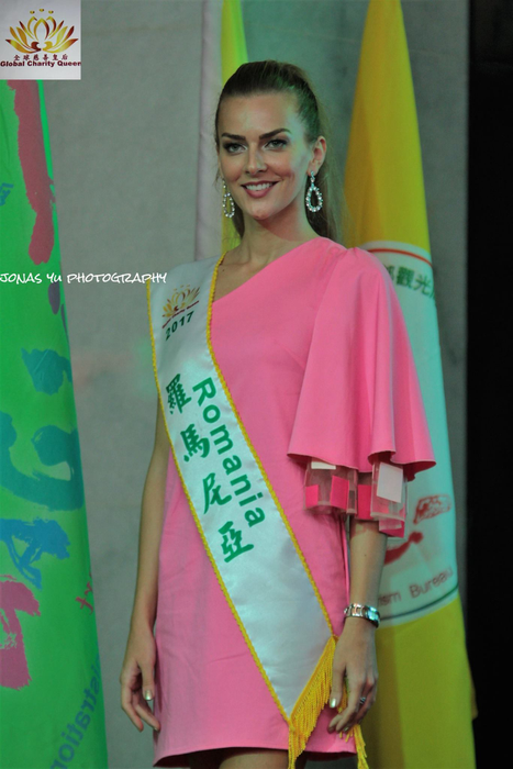 Eliza este deținătoare a mai multor tilturi de Miss