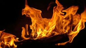 Caz uluitor în Vrancea: și-a stropit soția cu benzină, după care i-a dat foc! Femeia...