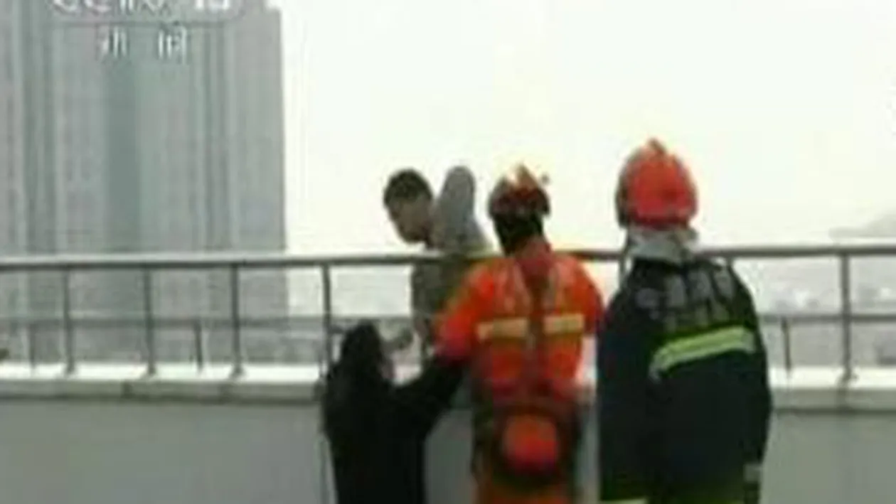 Un chinez a fost salvat in ultima clipa de la suicid