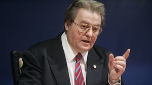 Soţia lui CORNELIU VADIM TUDOR şi-a deschis sufletul la aproape doi ani de la decesul acestuia! "Mă cert cu el şi plâng..."