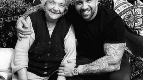 Alex Bodi este de nerecunoscut. Cum arată iubitul Biancăi Drăgușanu după ce și-a dus bunica pe ultimul drum. FOTO