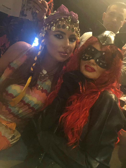 Oana Zăvoranu și Elisabeta, soția lui Horia Vlădescu, la o petrecere