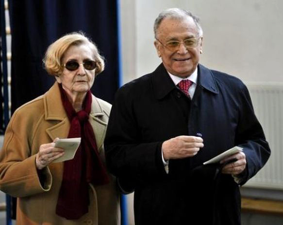 Ion Iliescu si soţia lui, Nina, s-au retras din viaţa publică
