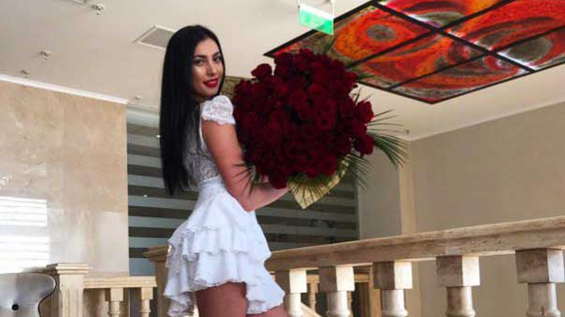 EA va reprezenta România la Miss Europe World 2018. Sibianca de 20 de ani are dimensiuni ”de manual”!