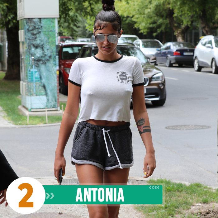 Top 50 „picioare de gazelă” în pantalonași minusculi. Pe ce locuri „se bat” Tania Budi, Gina Pistol și Adina de la Heaven