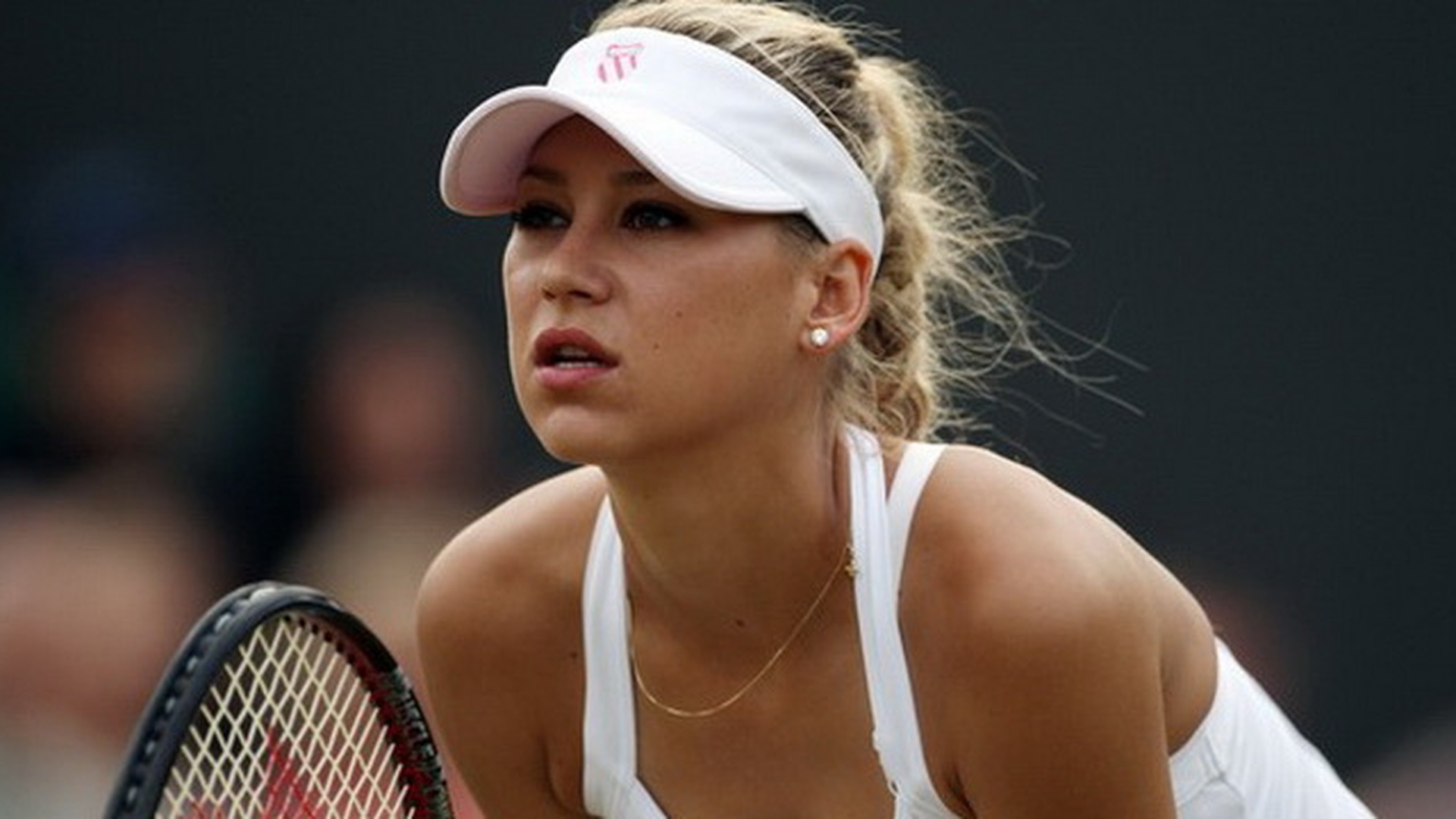 Secretul tinerei tenismene care in doar cateva ore a ajuns mai cunoscuta decat Simona Halep! “Nu se opreste din plans!”