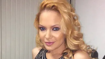 Ea vrea cariera in America, iar copilul sta la Galati, cu bunica! Antoneasca nu si-a mai vazut fetita de 6 luni!